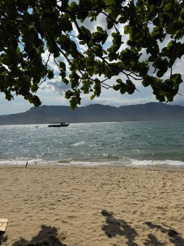 ชายหาด, Paraíso ao lado da Vila (Paraiso ao lado da Vila) in ปรายา ซาโก ดา กาเปลา