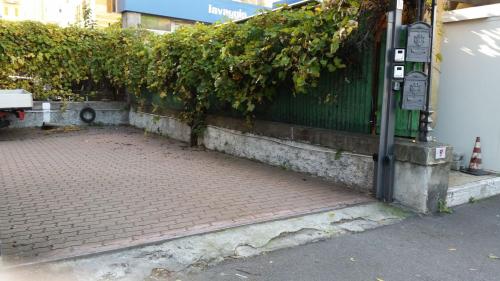 Comfortable one bedroom apartment with parking space in the center of Genoa, Janov (fotografie 5)
