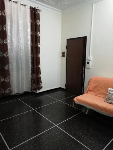Comfortable one bedroom apartment with parking space in the center of Genoa, Janov (fotografie 9)