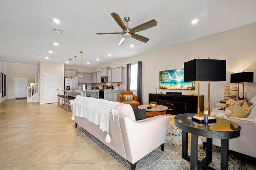 Home w/ Private Pool & Game Room Near Disney, Davenport (foto 8)