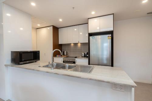 Bright 2-Bed Flat Near City Amenities in ลินแฮม