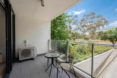 Bright 2-Bed Flat Near City Amenities in ลินแฮม