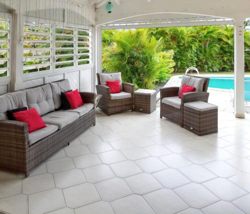 Studio cosy à Sainte Rose 19 m² avec piscine partagée