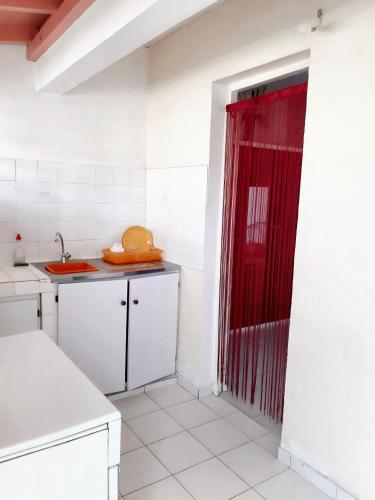Вход, Studio confortable aux Abymes, 28 m², proche des plages. in Les Abymes