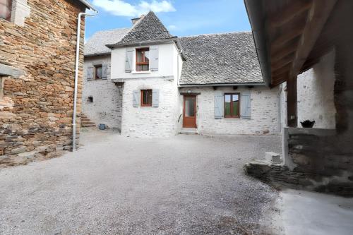 A szálláshely kívülről, Villa spacieuse à Vieillevie avec piscine privée - 180 m² (Villa spacieuse a Vieillevie avec piscine privee - 180 m²) in Vieillevie