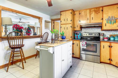 8 Mi to Scotts Bluff Natl Monument Family Home in สกอตส์บลัฟฟ์ (NE)