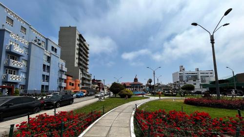 Vista al mar y parque media Luna, excelente ubicación y comodidad
