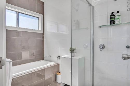 Relaxing Getaway Steps from Grange Beach