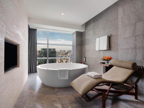 Bathroom, Pullman Saigon Centre Hotel in Ho Chi Minh City