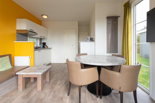 Two-Bedroom Bungalow image 5