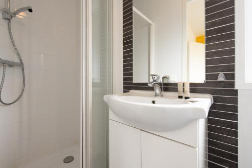 Two-Bedroom Bungalow image 2
