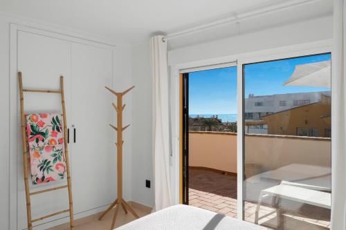 Penthouse - Beach - Sea View - Pool - 40 sqm Private Terrace - One Bedroom - Sleeping Alcove, Benalmádena (foto 10)