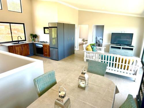 صالة مشتركة/ منطقة التلفزيون, Breathtaking views! in سيمولا جولف آند كانتري إيستيت