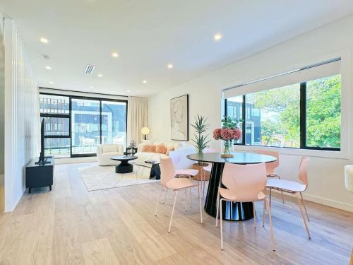 Luxury 4Bedroom Townhouse in Central Greenlane - ASB Showgrounds & Cornwall Park, Auckland (photo 8)