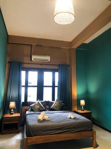 room detail thumbnail 0
