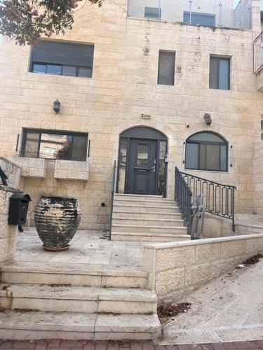 Miriam and Yehuda in West Mountainside