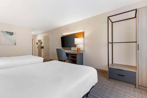 Comfort Suites at Tucson Mall - image 12
