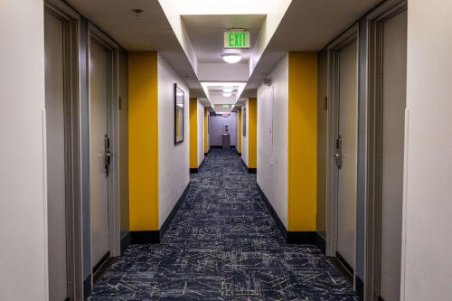 Comfort Inn & Suites Near Universal - N Hollywood - Burbank, Los Ángeles (foto 8)