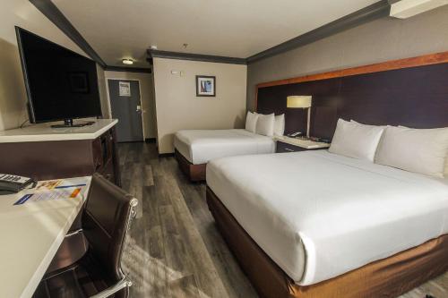Queen Room with Two Queen Beds - Non-Smoking