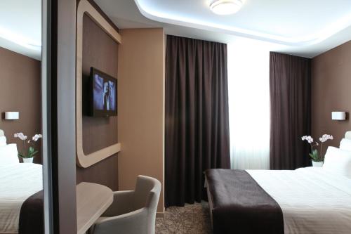 Garni Hotel Aveny - image 13