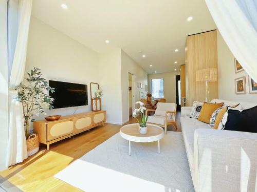 Rare Retreat Stylish 2BR Townhouse vs AC & Parking, Окленд (фото 6)