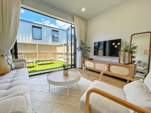 Rare Retreat Stylish 2BR Townhouse vs AC & Parking, Окленд (фото 9)