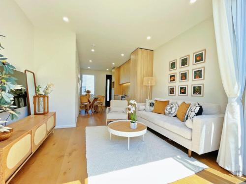 Rare Retreat Stylish 2BR Townhouse vs AC & Parking, Окленд (фото 10)
