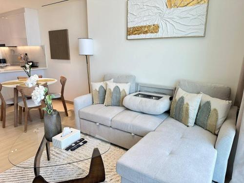 Modern 1br In Jvc Balcony, Pool & Parking, Dubái (foto 4)