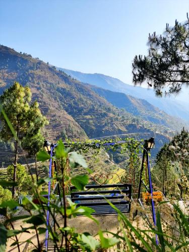 Apkārtne, Jaseelo Camps near Tehri Lake in Chamba (Uttarakhand)