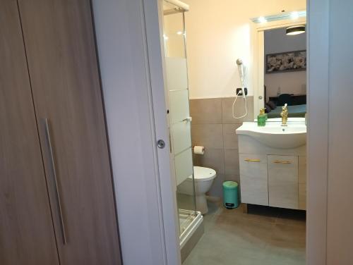 Double Room with Private Bathroom image 10