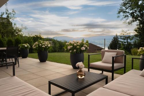 Lakeview Homestay - Private Guest Rooms & Bathroom in Châtillon, Schweiz
