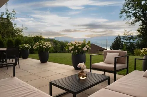 Lakeview Homestay - Private Guest Rooms & Bathroom in Châtillon, Schweiz