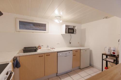 virtuve, LE SOUVENIR D'AILLEURS T2 65m2 in Lhommaizé
