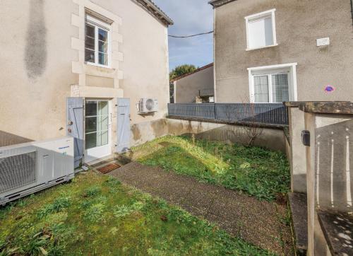 Dārzs, LE SOUVENIR D'AILLEURS T2 65m2 in Lhommaizé