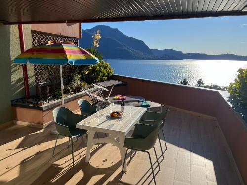 Apartment with Lake View