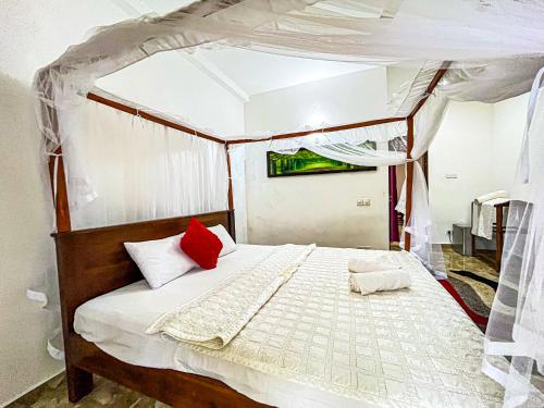 Deluxe Double or Twin Room with Balcony image 8