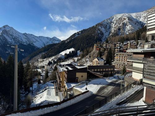 View, Sweet Peaks in Foppolo