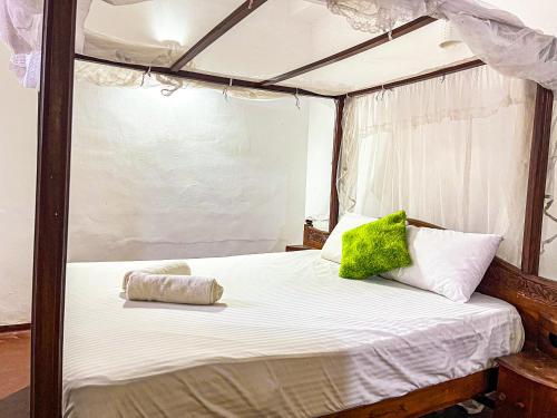 Quadruple Room with Garden View image 8