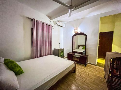 Quadruple Room with Garden View image 5