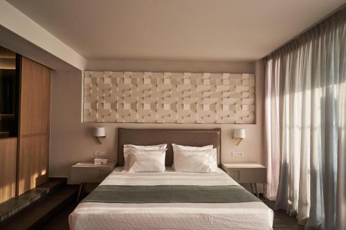 Junior Suite Seafront image 6