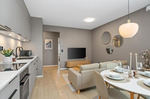 4 bedroom Penthouse Appartment, Right On The Mainstreet in คงส์แบร์ก