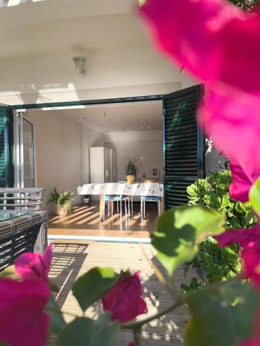 Ocean House Relax, Nature & Fun in Ribeira d'llhas Beach