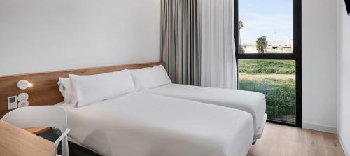 2 twin beds