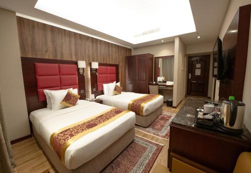 Budget Twin Room image 5