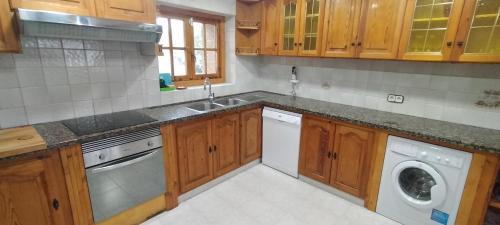 Konyha, Cal Japet Encant Rural in Fonollosa