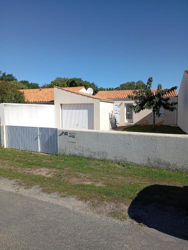 外部景觀, Maison proche de la plage in 拉布雷萊班