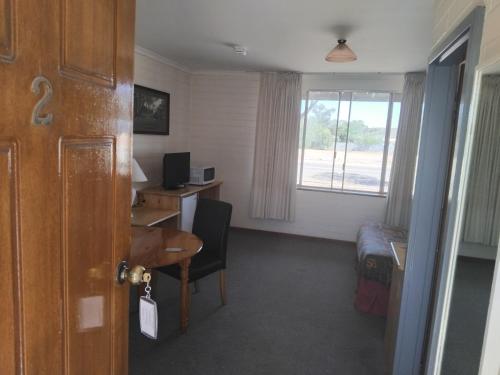 Hawker Outback Motel in 霍克