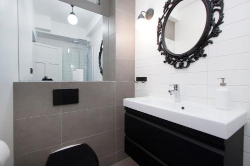 Studio Apartment image 1