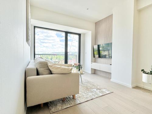 Rentero Modern, River View Apartment near Prague City Center, Prague (photo 3)