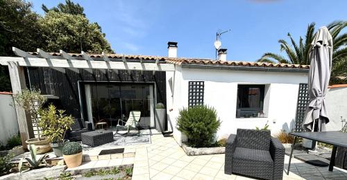 Maison au calme à l'orée d'un bois, proche plages gîte à louer Le Taffeters